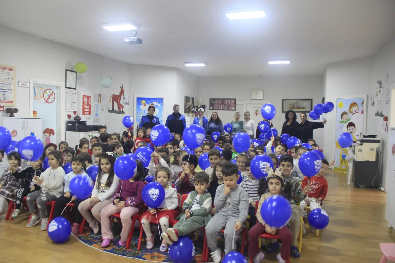 Amasya’da Minikler İçin Sahada Polis Var 4