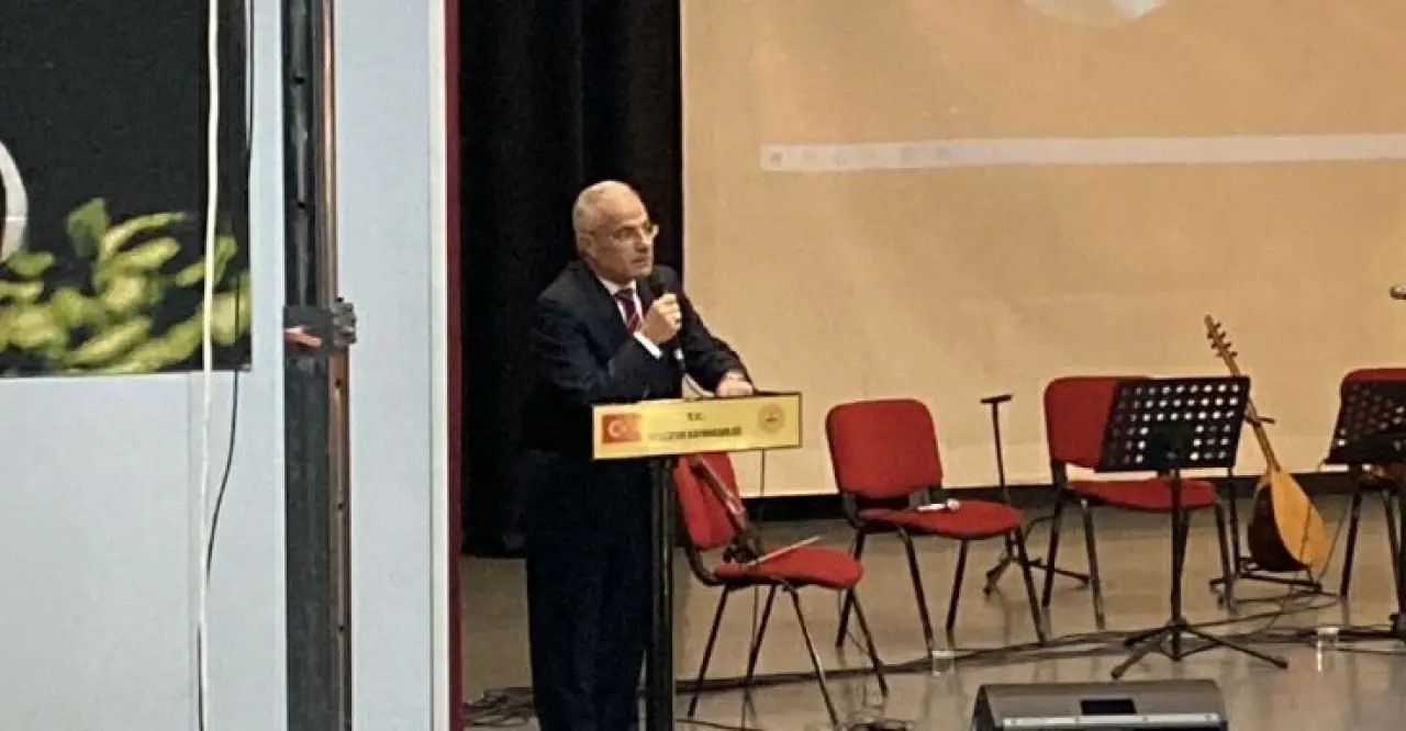 Merzifon’da Vatan ve Bayrak Sevgisi Şiir ve Türkülerle Yankılandı 1