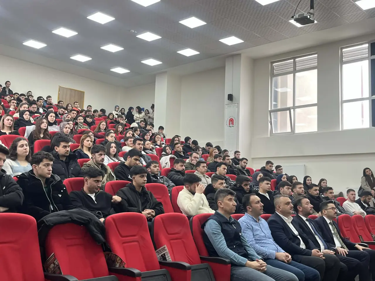 Merzifon'da Gençlere Dijital Suç Alarmı 1