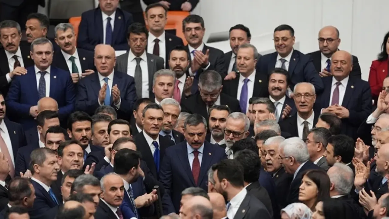 Meclis’te Yumruklu Kavga 4