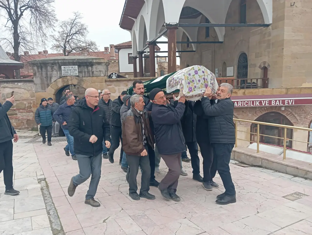 Necla Baltacı Son Yolculuğuna Uğurlandı 3