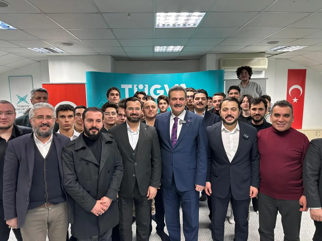 Vekil İpek TÜGVA İftarında Gençlerle Bir Arada 4