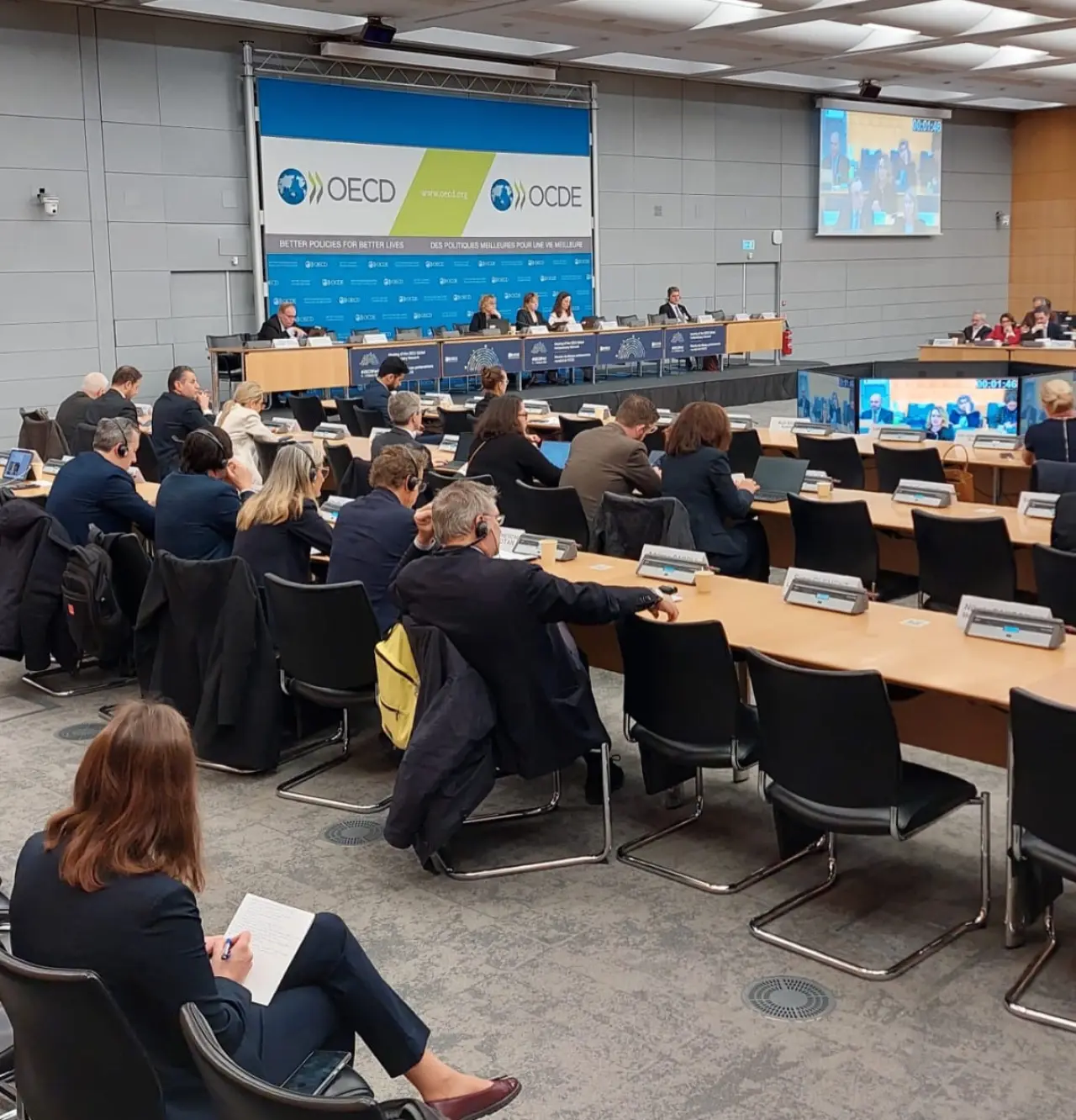 Karagöz Dünya Gündemini Paris’te Takip Etti 2