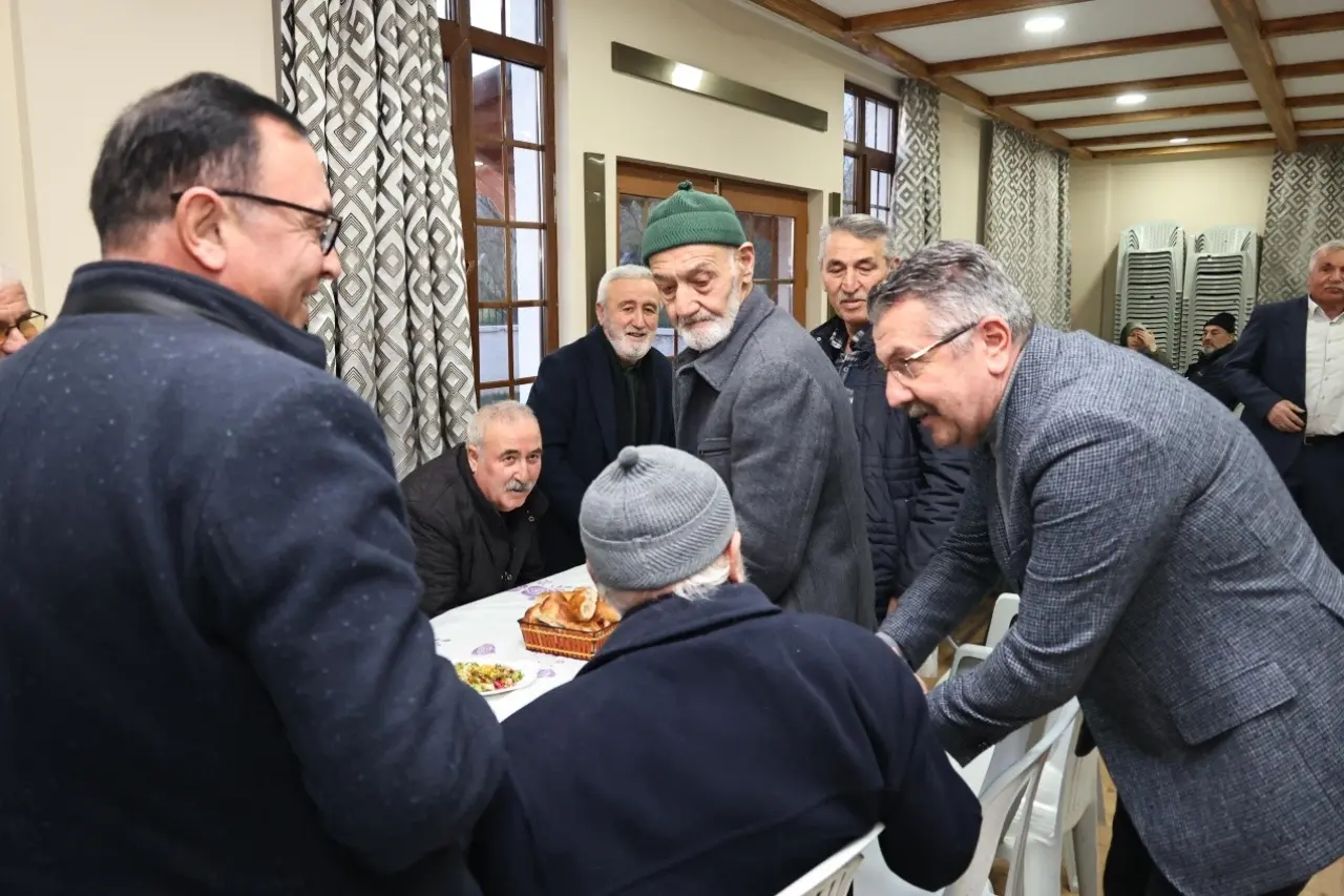 Başkan Çerkezlerle İftarda 8