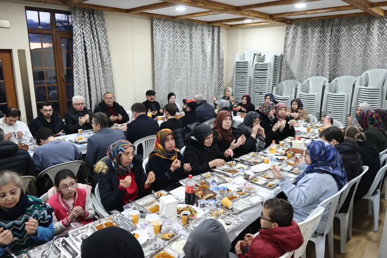 Başkan Çerkezlerle İftarda 3