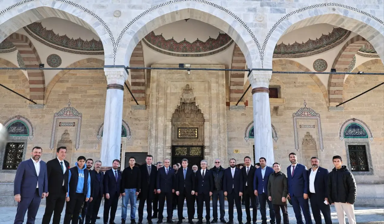 Amasya Valisi Bakan ve ASKON Heyeti Külliyede 1