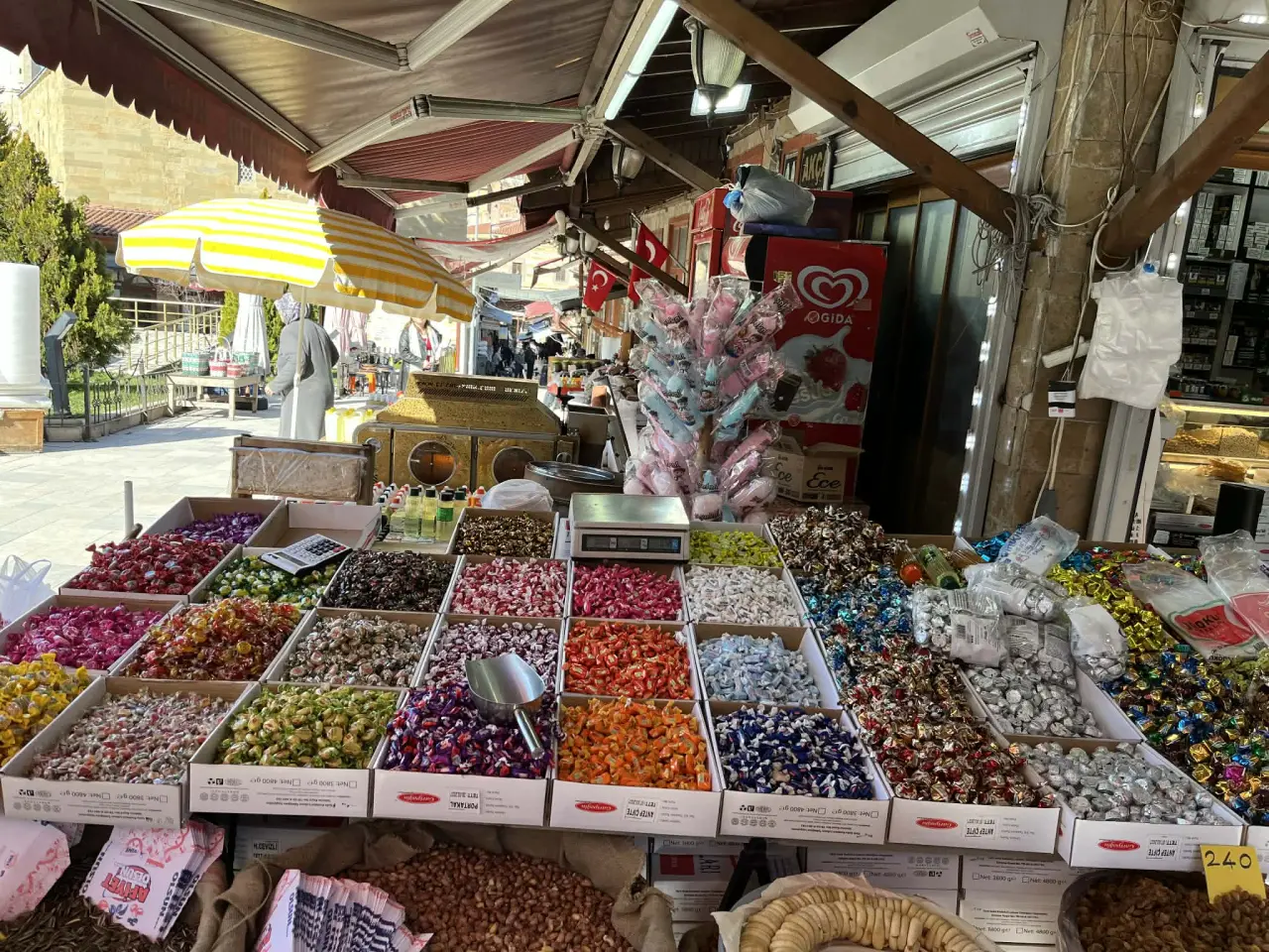 Merzifon'da Bayram Yaklaşırken Şeker ve Çikolata Tezgahları Hazır! 3