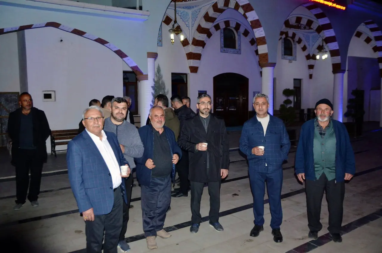 Amasya’da Çocuklar Son Teravihinde Hediyelerine Kavuştular 4