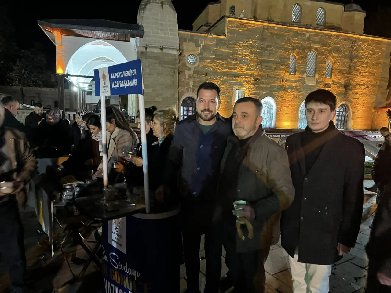 Ak Gençlikten Kadir Gecesi’nde İkram 6