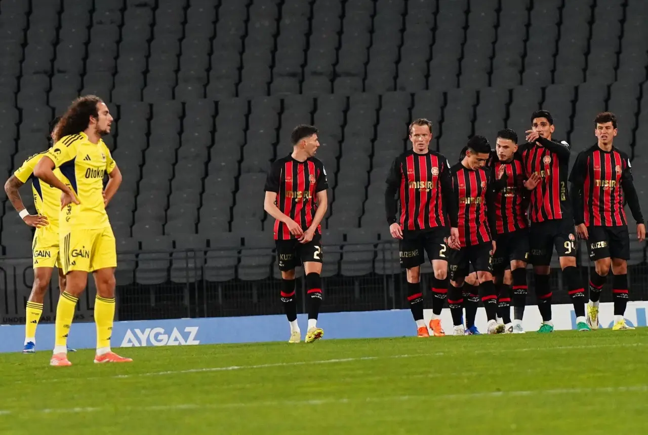 Fenerbahçe'ye Zirve Yarışında Büyük Darbe! 1
