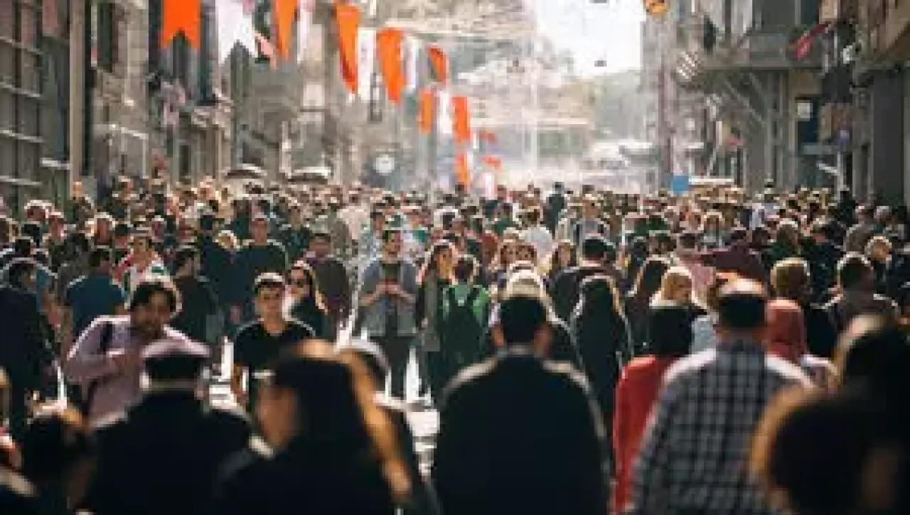 Rüyada Kalabalık Görmek Ne Anlama Gelir? İşte Dikkat Çeken Yorumlar 1