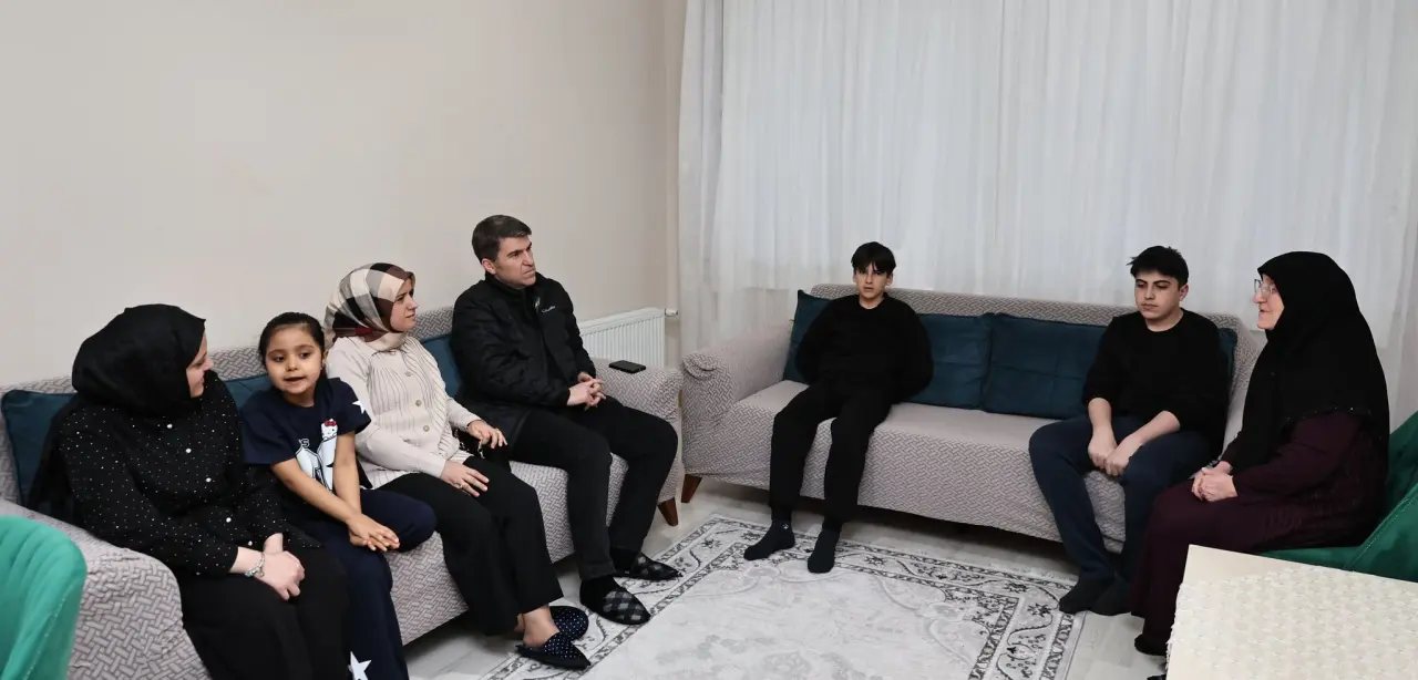 Amasya Valisi ve Eşi Ümmühan Teyzenin Sofrasında 4