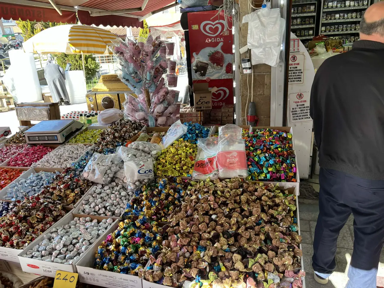 Merzifon'da Bayram Yaklaşırken Şeker ve Çikolata Tezgahları Hazır! 2