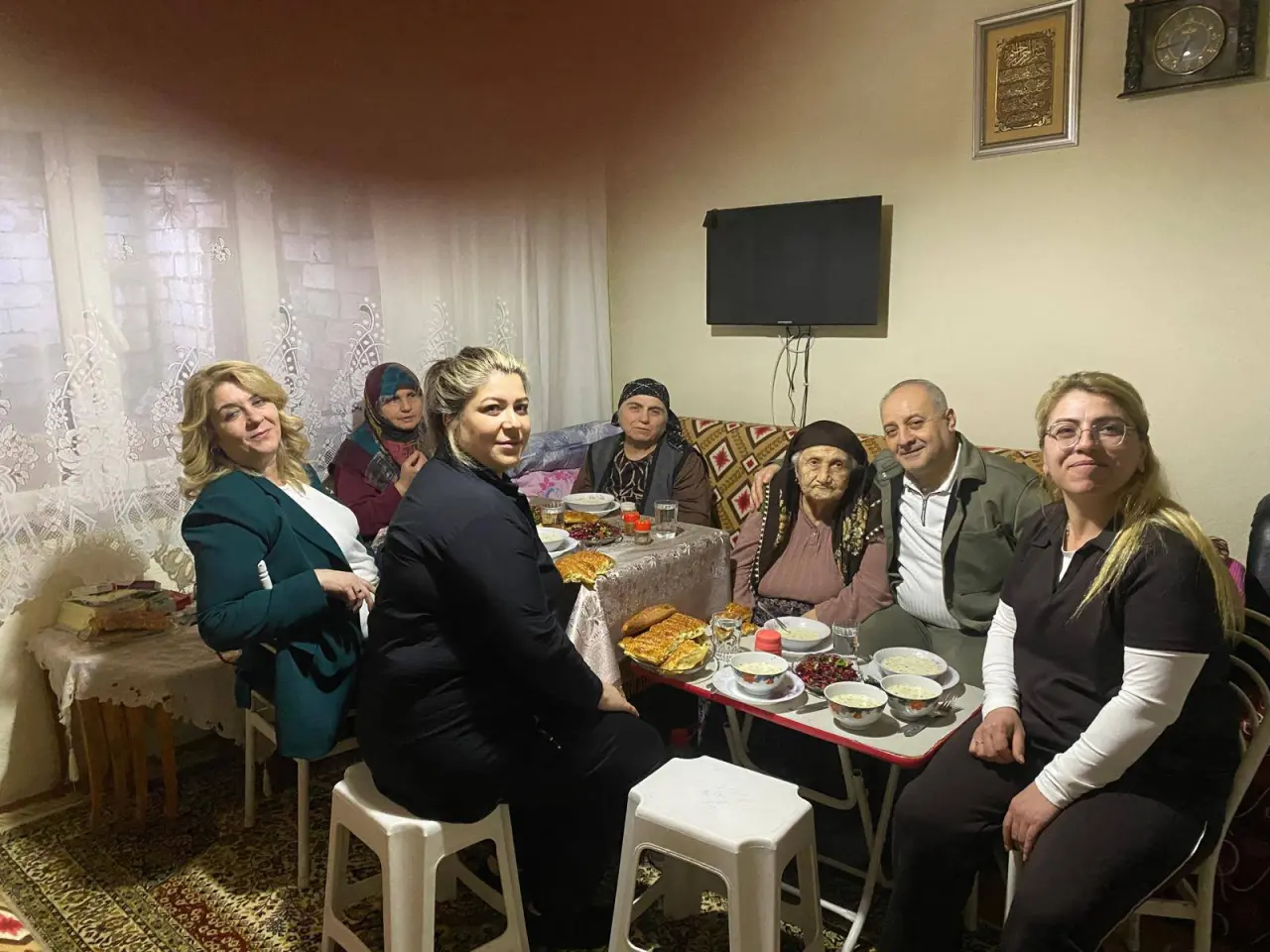 AK Kadınlar Gönül Sofralarında 1