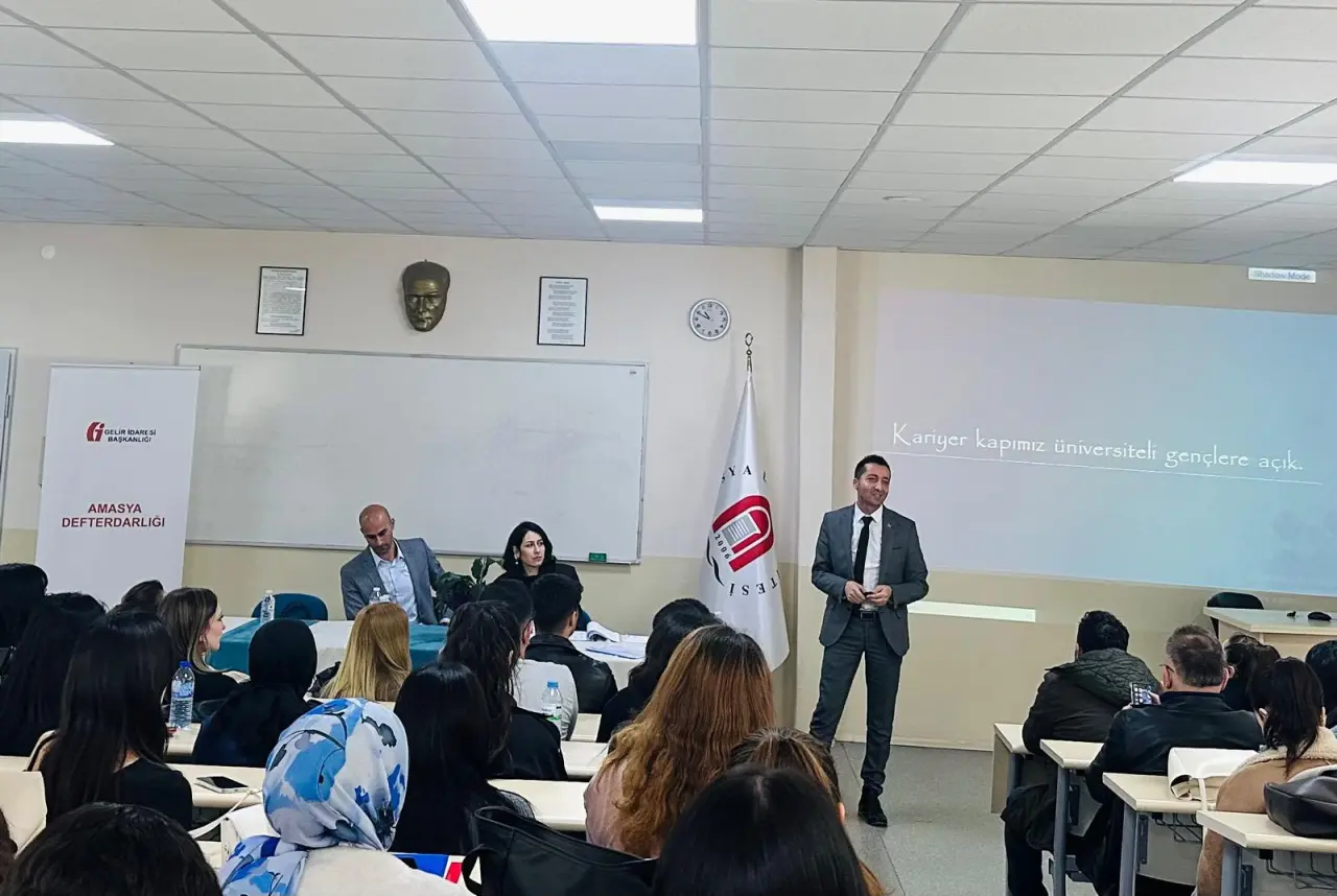 Amasya Üniversitesi’nde Gençlere Yol Haritası Çizildi 1