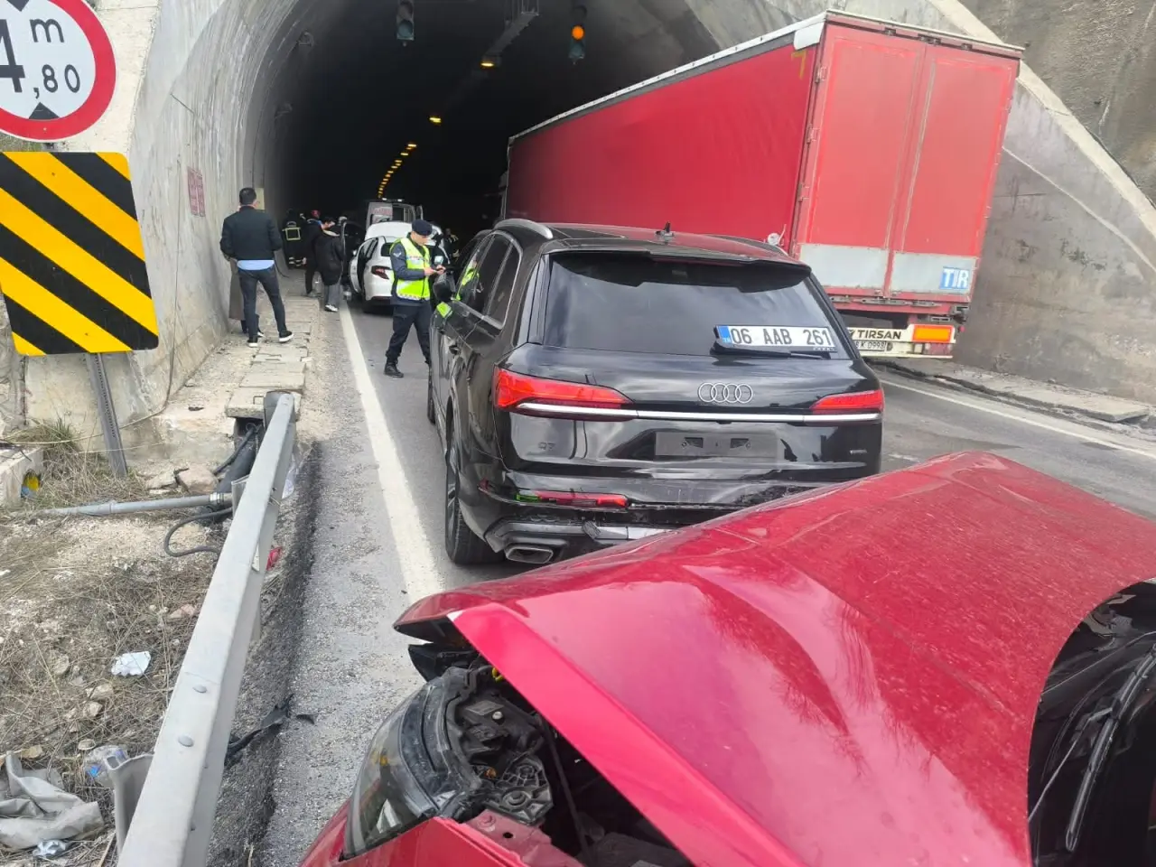 Zincirleme Trafik Kazası 11