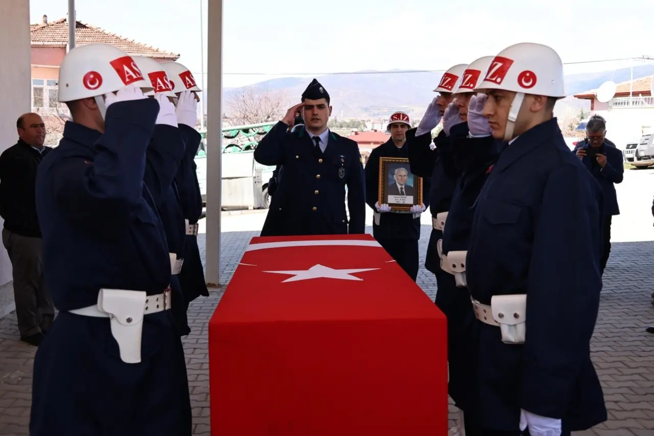 Kadavrasını Bağışlayan Emekli Albay Son Yolculuğuna Uğurlandı 7