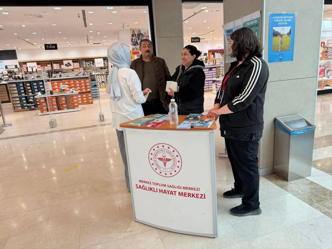 Amasya’da AVM’de Sağlık Standı Kuruldu 6