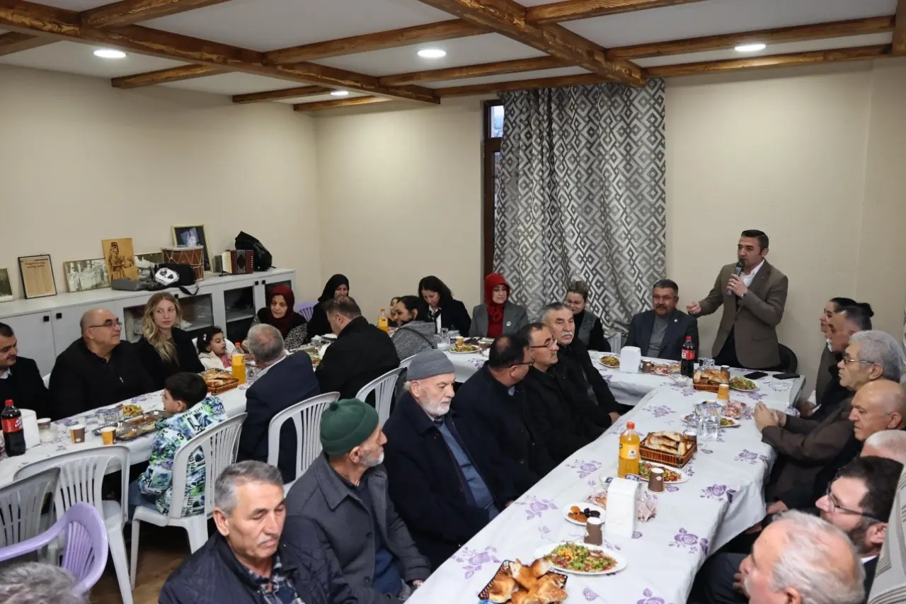 Başkan Çerkezlerle İftarda 5