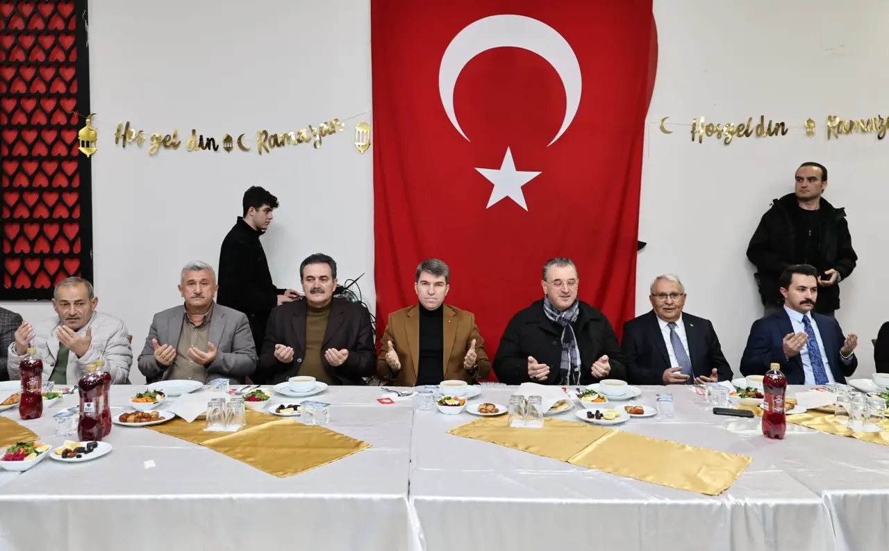Vali ve Milletvekilleri Göynücek’te Vatandaşla İftarda 4