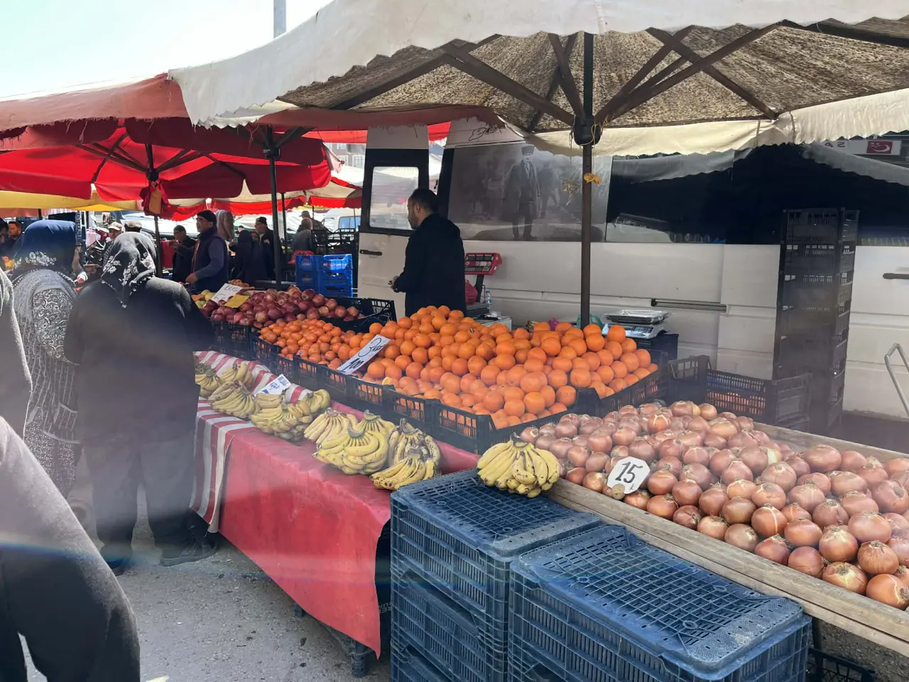 Merzifon Pazarında Cep Yakan Etiketler 3