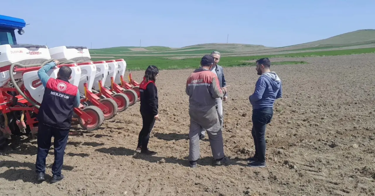 Merzifon’da Çiftçiye Sahada Teknik Destek 2