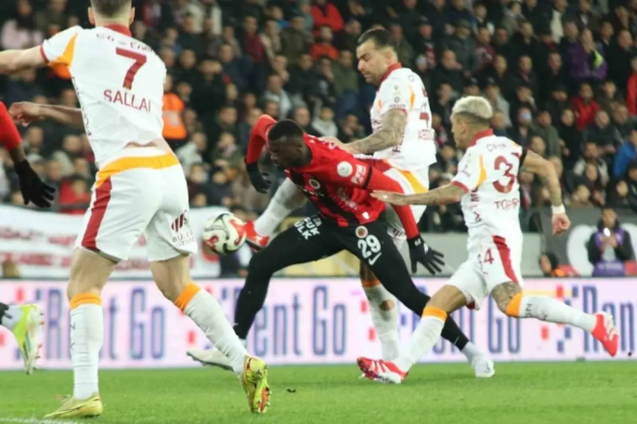 Galatasaray 3 Puanı Aldı, Farkı Açtı! 3