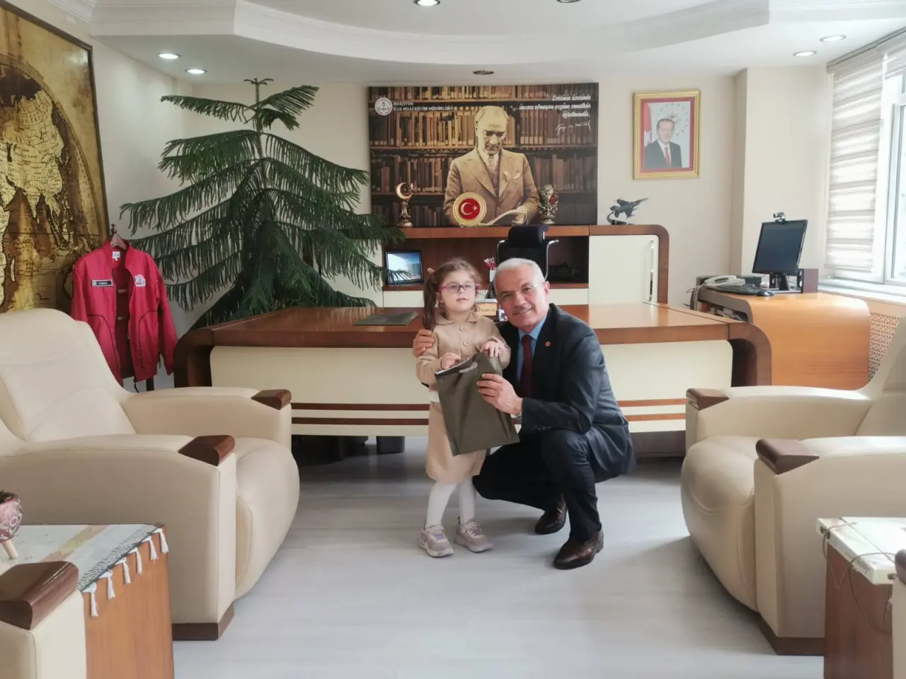 Çocuklar Müdürlükte Bayram Estirdi 1