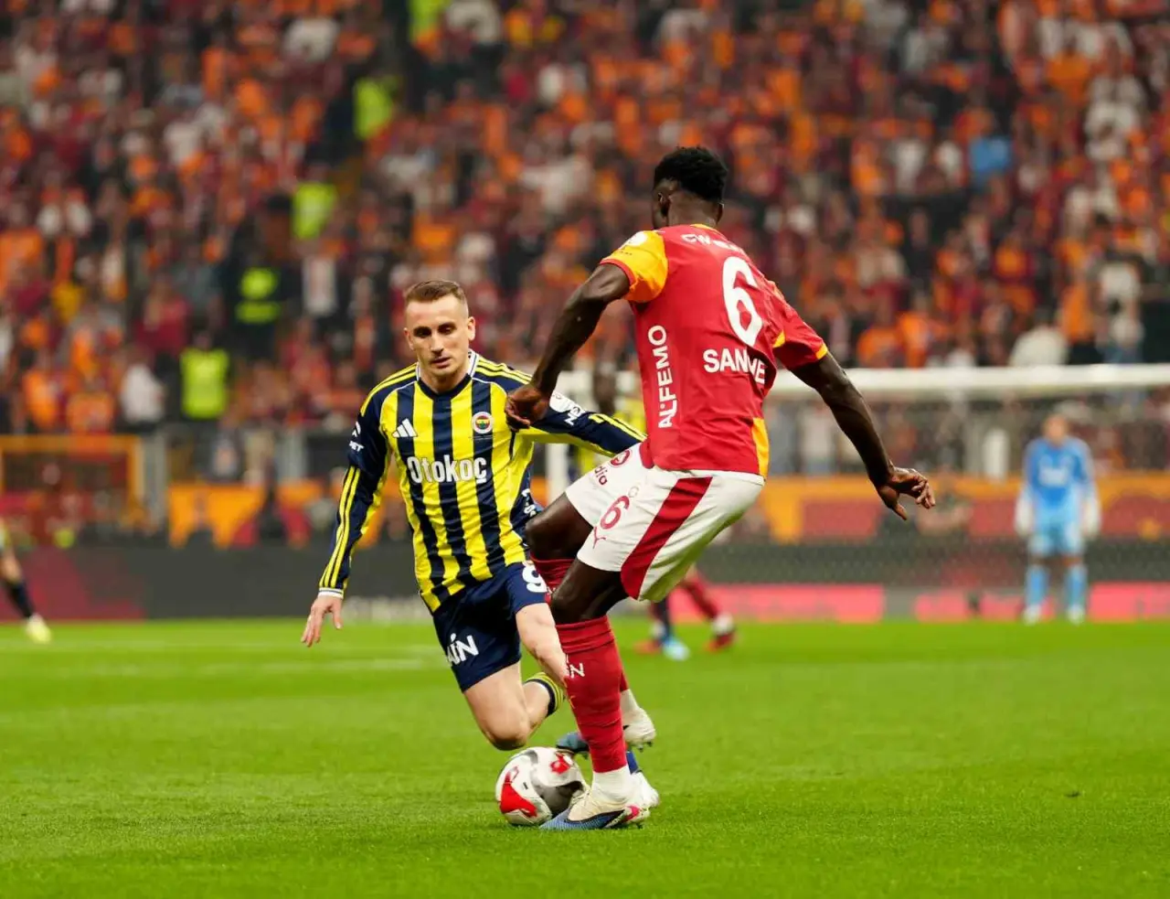 Galatasaray Derbiyi Farklı Kazandı Şampiyonluk Şarkıları Çalmaya Başladı 2