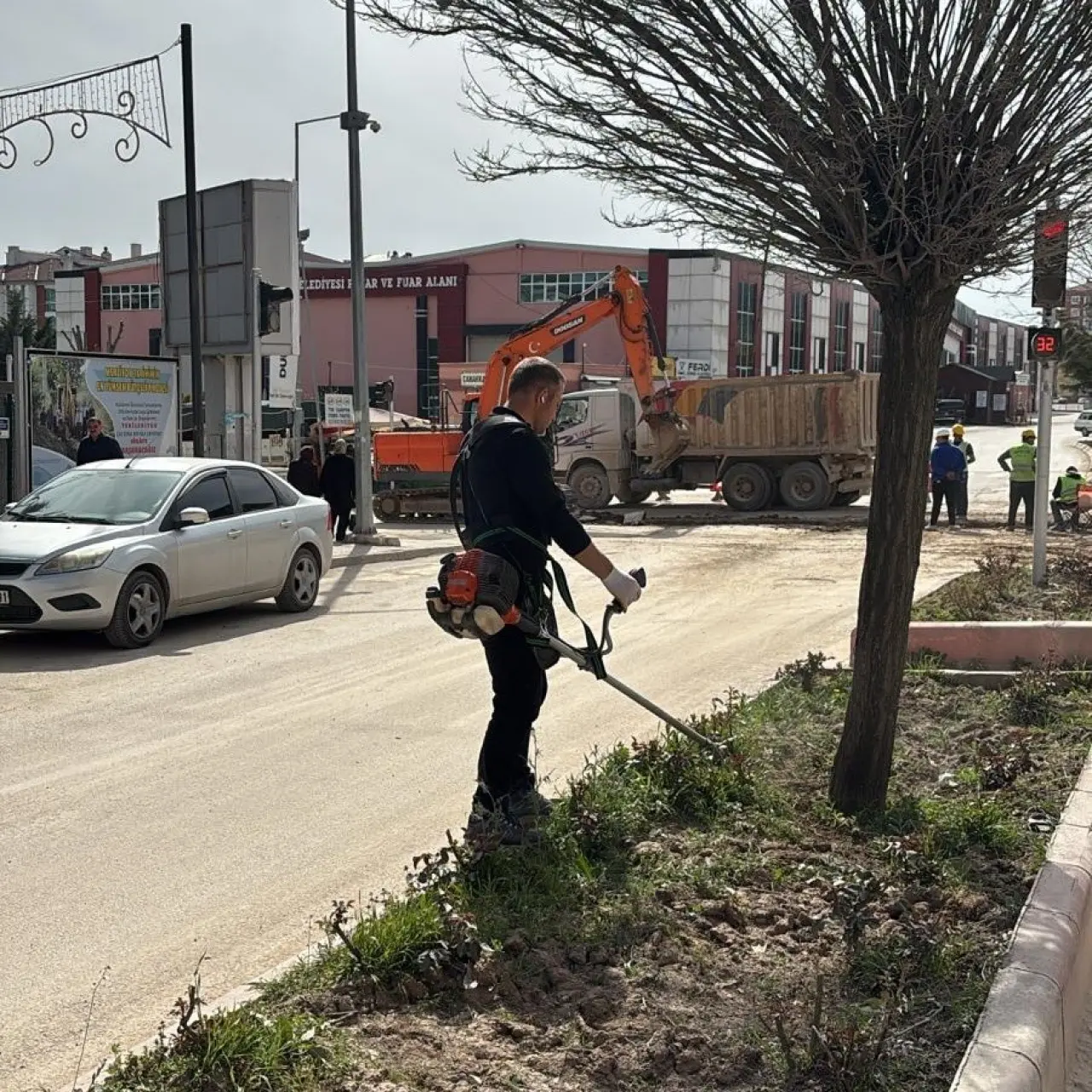 Merzifon Park ve Bahçeler Ekipleri Sahada 4