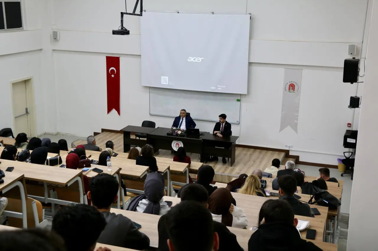 Kaymakam Karaaslan Öğrencilerle Buluştu 5