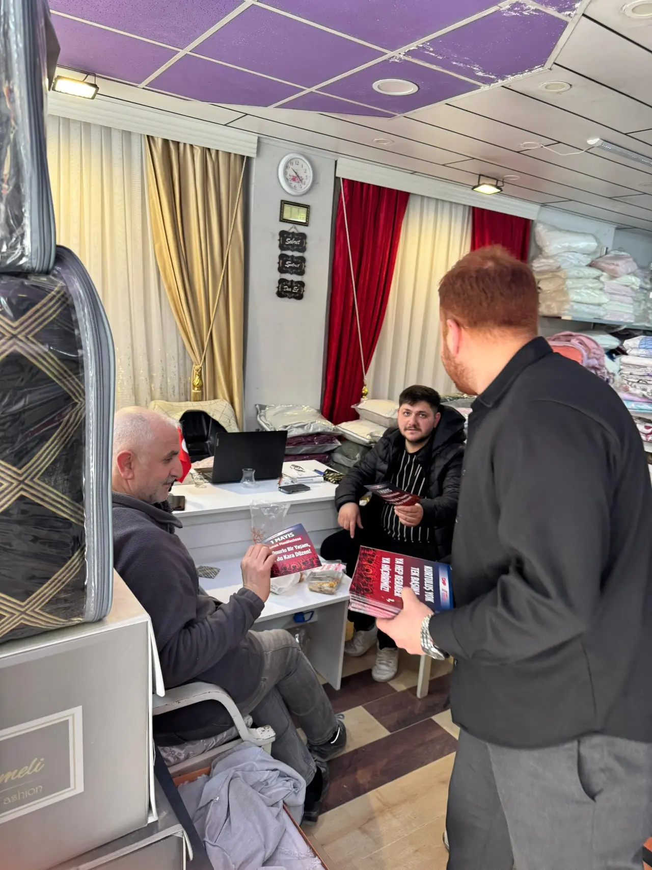 Merzifon CHP Gençlik Kolları Kapı Kapı Dolaştı! 3