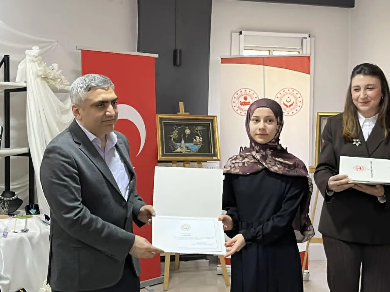 Merzifon’da 80 Kursiyere Sertifika: Adem Projesiyle Kadınlara Destek! 4