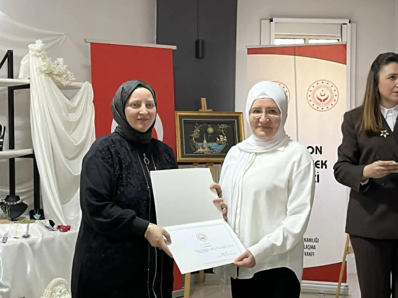 Merzifon’da 80 Kursiyere Sertifika: Adem Projesiyle Kadınlara Destek! 10