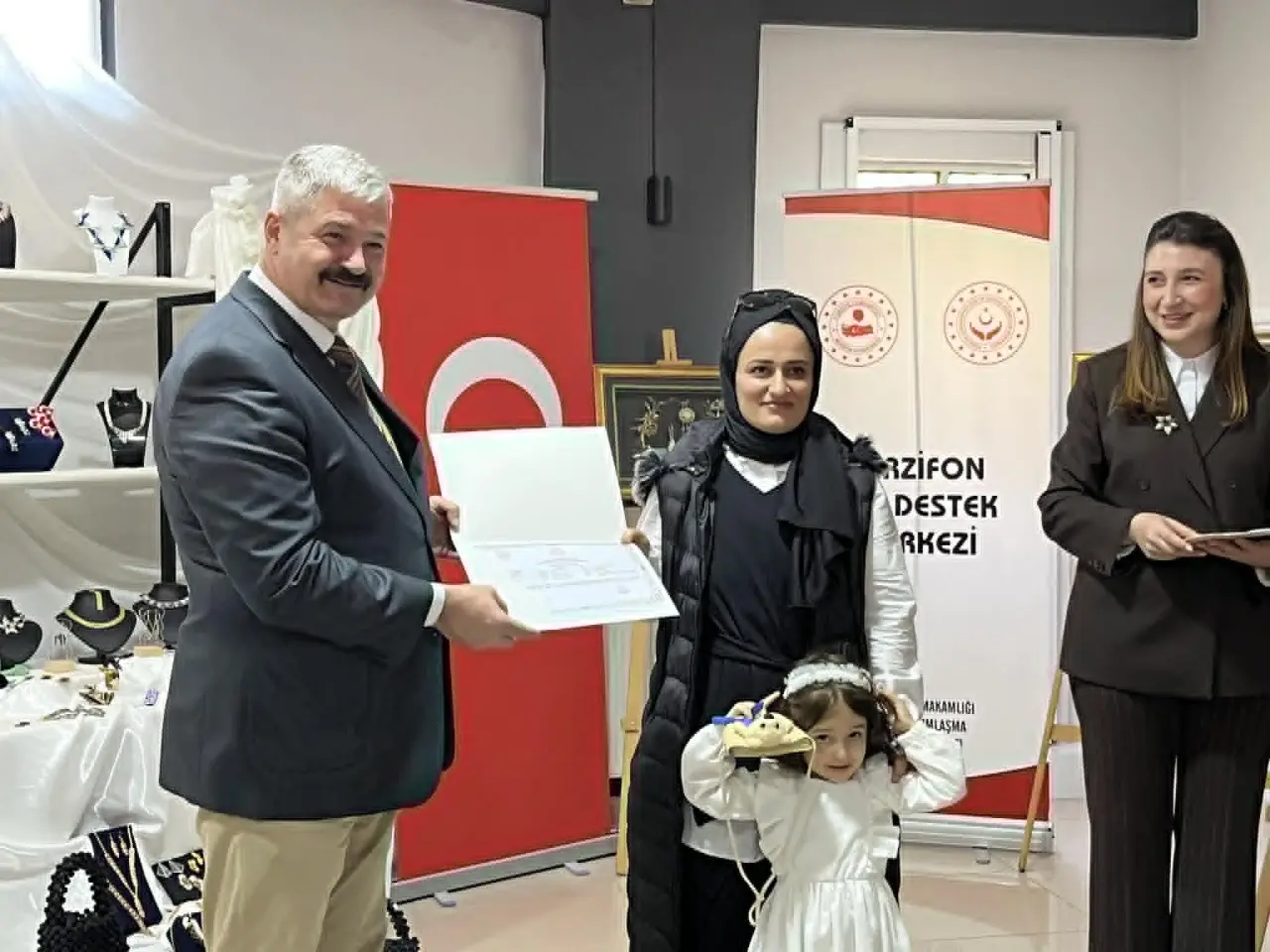 Merzifon’da 80 Kursiyere Sertifika: Adem Projesiyle Kadınlara Destek! 13