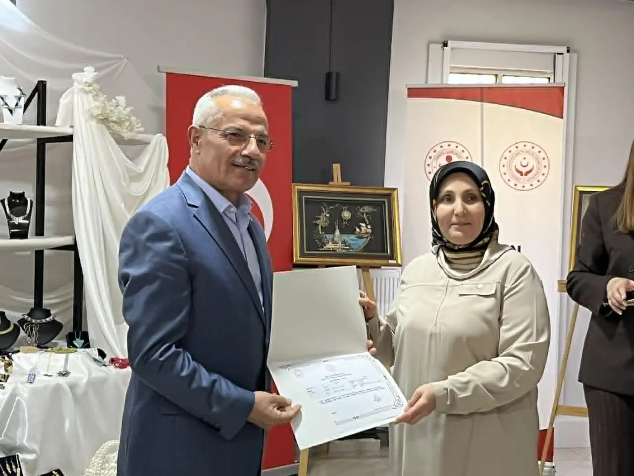 Merzifon’da 80 Kursiyere Sertifika: Adem Projesiyle Kadınlara Destek! 9