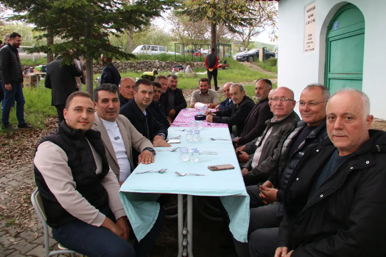 AK Parti Amasya Heyeti Köy Köy Sahada 4