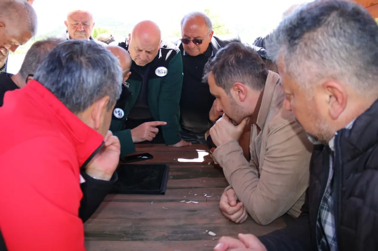 AK Parti Amasya Heyeti Sel Bölgesinde Sahaya İndi 3