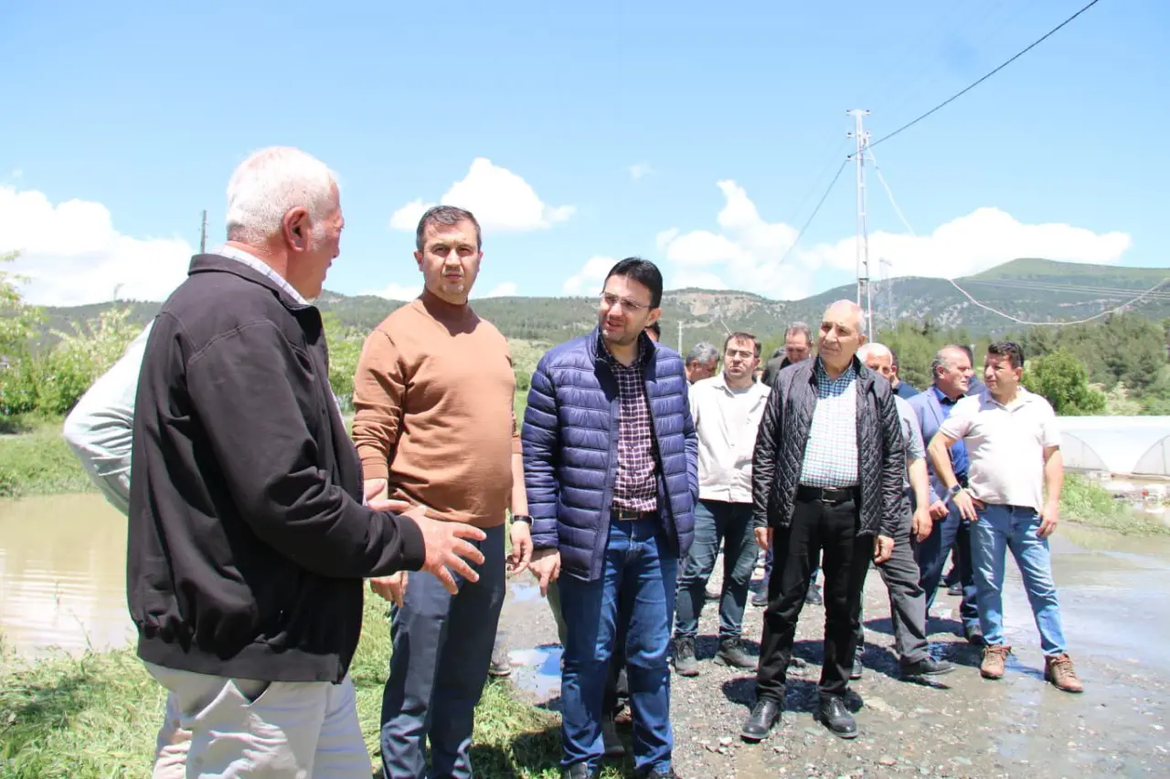 AK Parti Amasya Heyeti Sel Bölgesinde Sahaya İndi 4