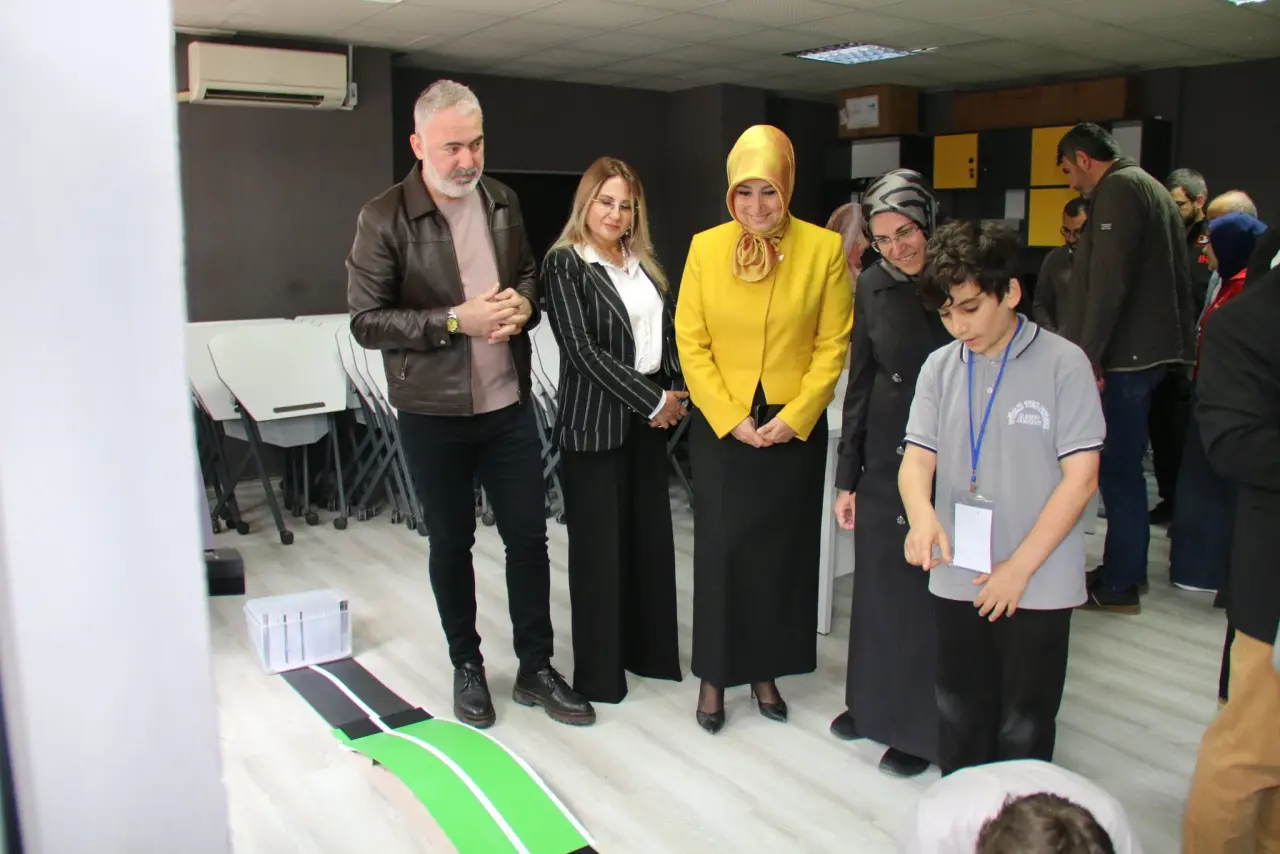 AK Parti Amasya Teşkilatı Bilim Fuarında 3