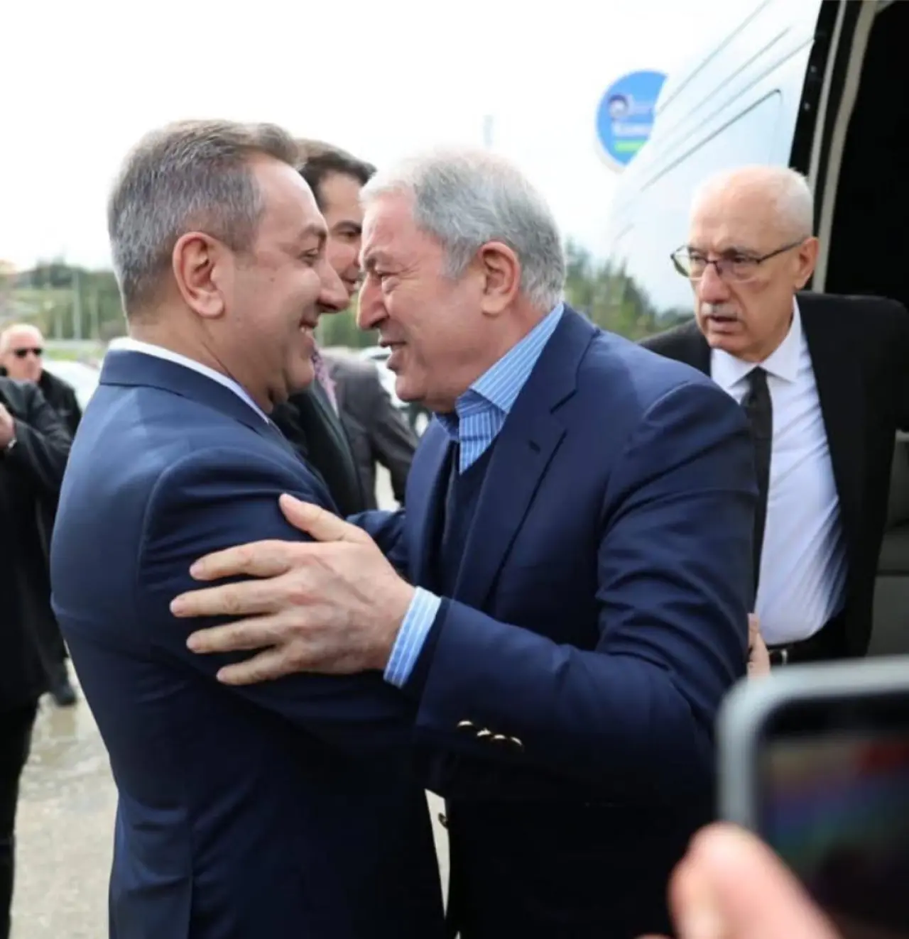 Akar’dan Dere’ye Övgüler 2