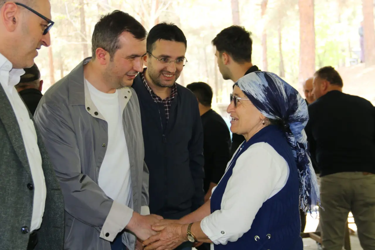 Amasya AK Parti Heyeti Köylerde Vatandaşlarla Bir Araya Geldi 10
