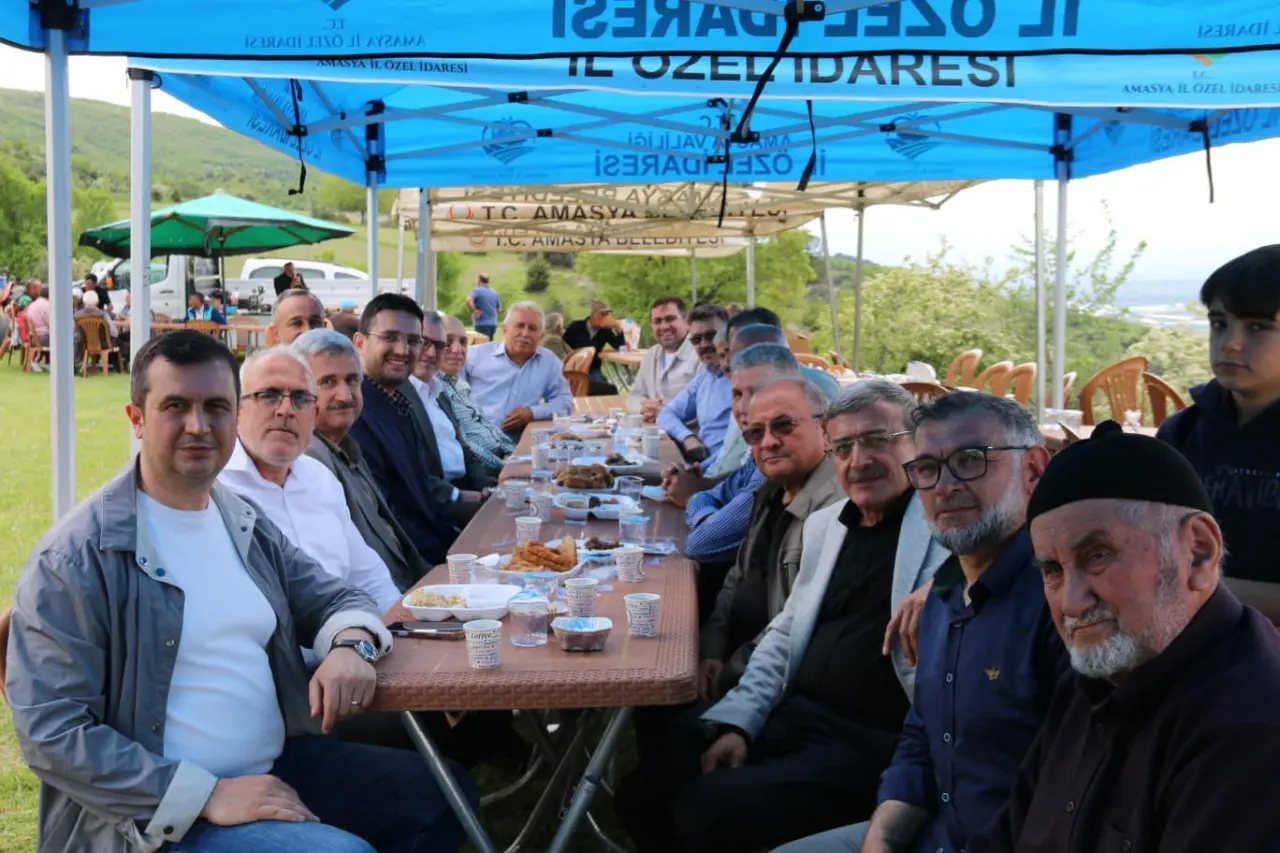 Amasya AK Parti Teşkilatı Vatandaşlarla Bir Araya Geldi 3
