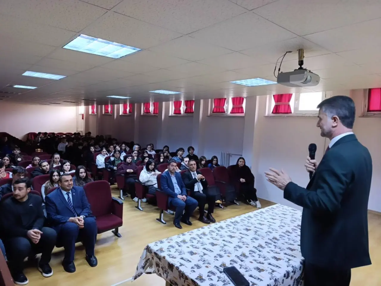 Amasya İl Müftüsü Yavuz Gençlerle Buluştu 1