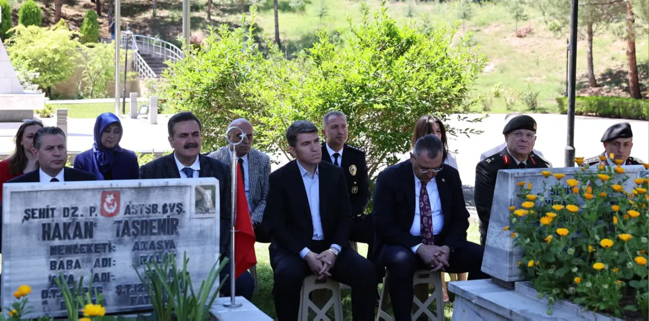 Amasya Şehitliği’nde Duygu Dolu Bayram 2