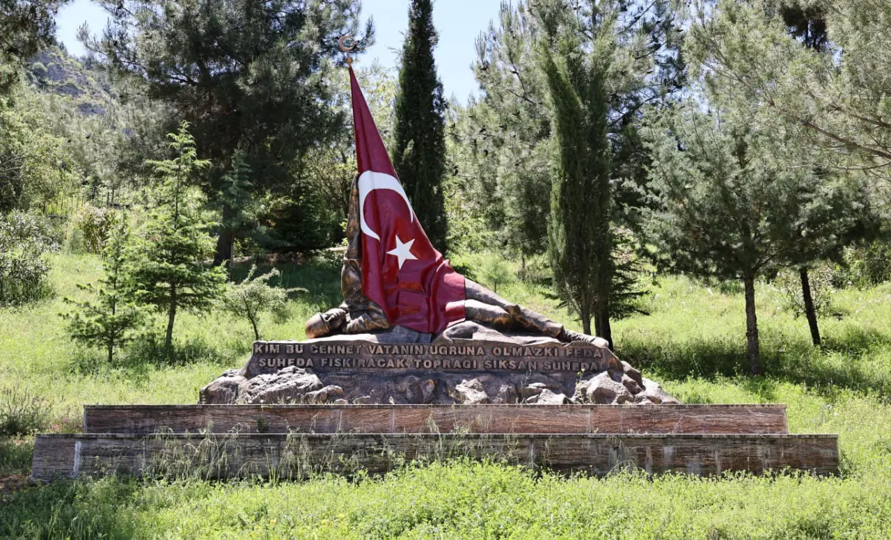 Amasya Şehitliği’nde Duygu Dolu Bayram 4