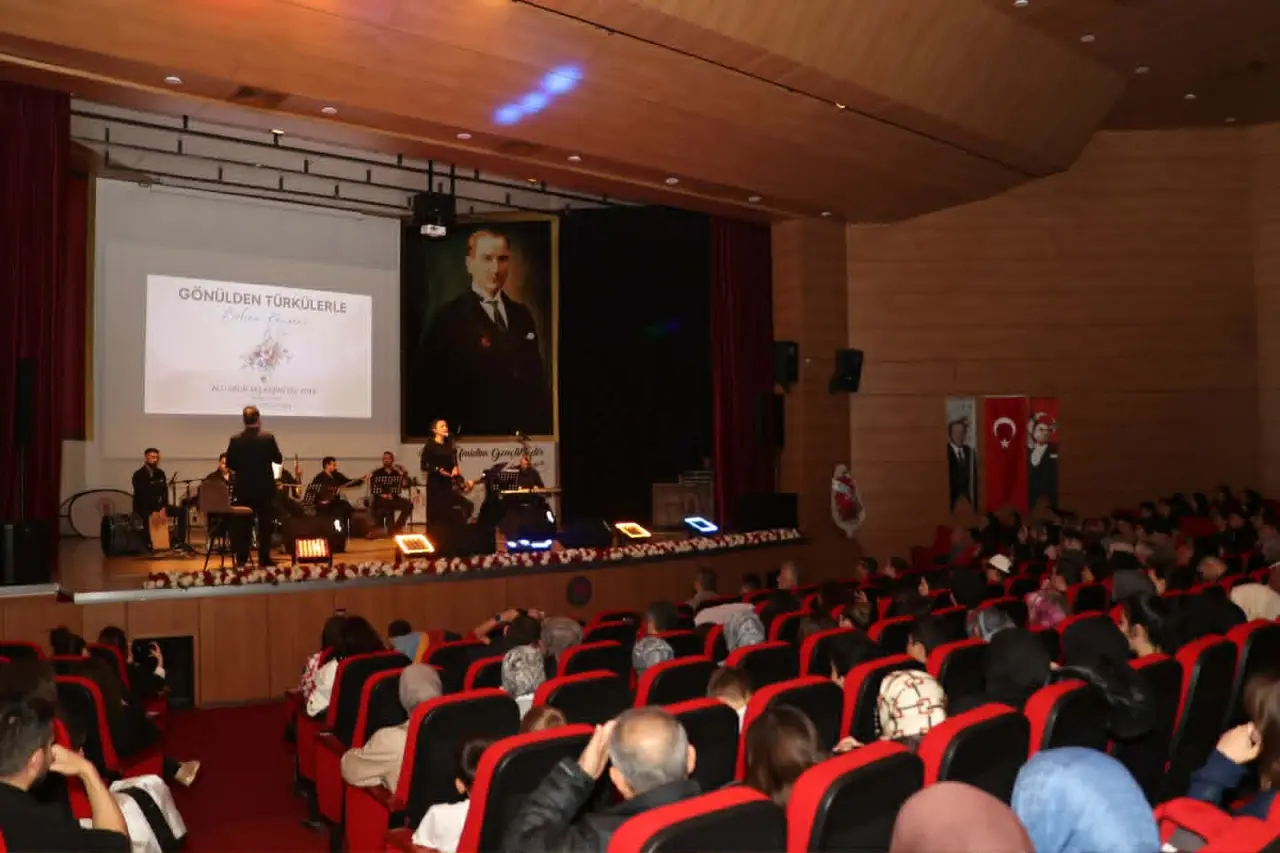 Amasya Üniversitesi’nde Türkü Dolu Gece! 1