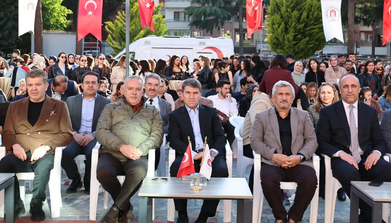 Amasya Valisi Bakan Gençlerle Baharı Kutladı 2