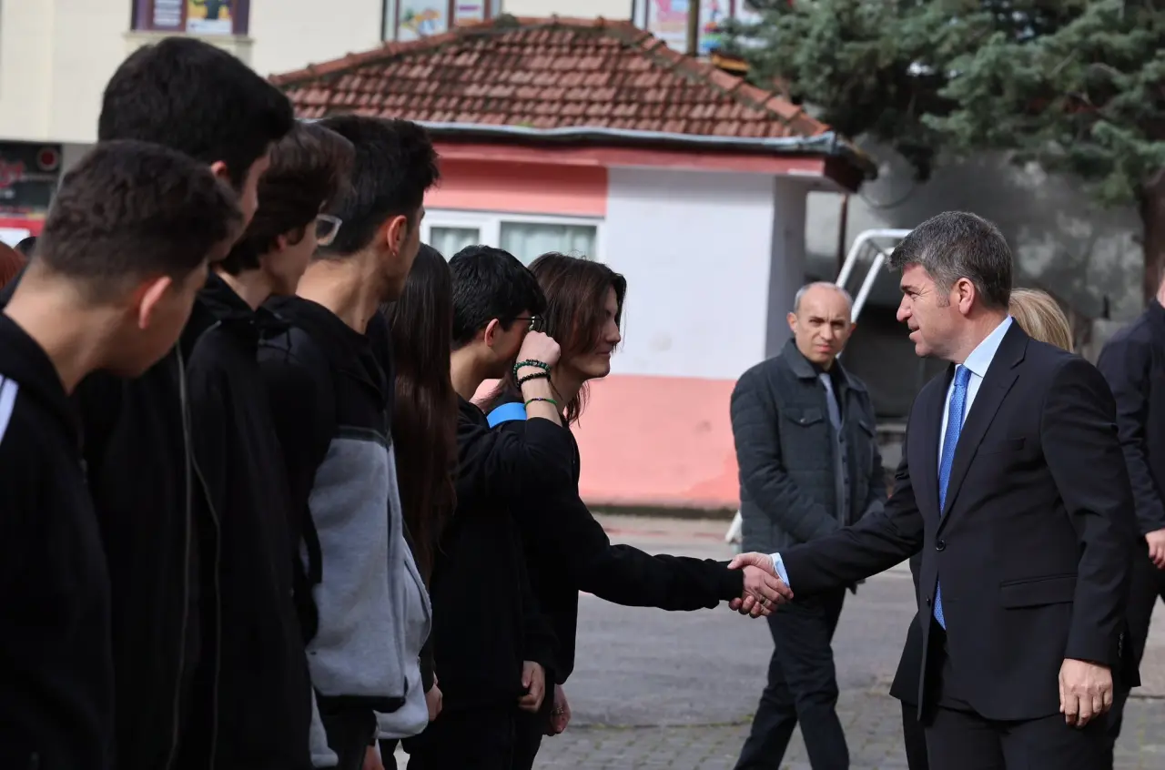 Amasya Valisi Bakan Öğrencilerle Buluştu 1