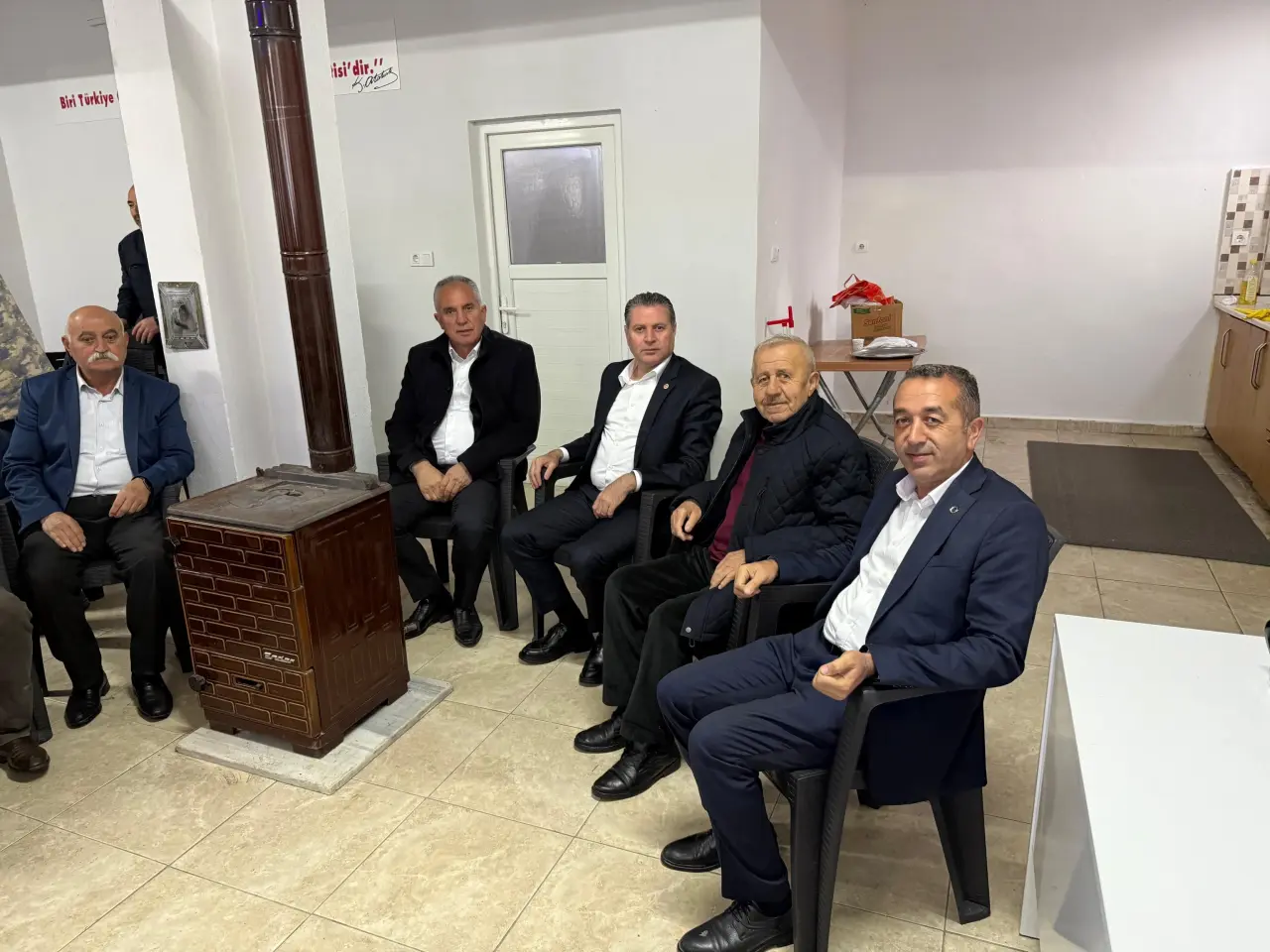 Amasya Vekili Karagöz Taşova’da Vatandaşlarla Buluştu 7